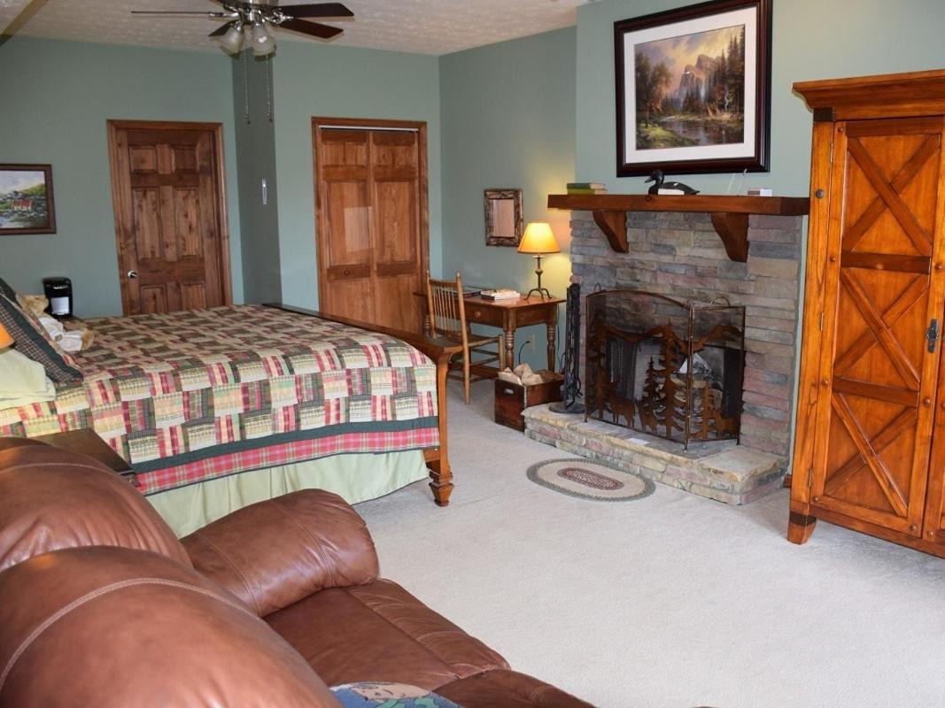 Long Mountain Lodge Bed & Breakfast Dahlonega Zimmer foto